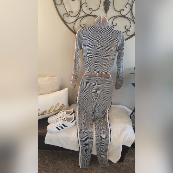 EUC Boohoo two piece set Medium - Picture 4 of 4